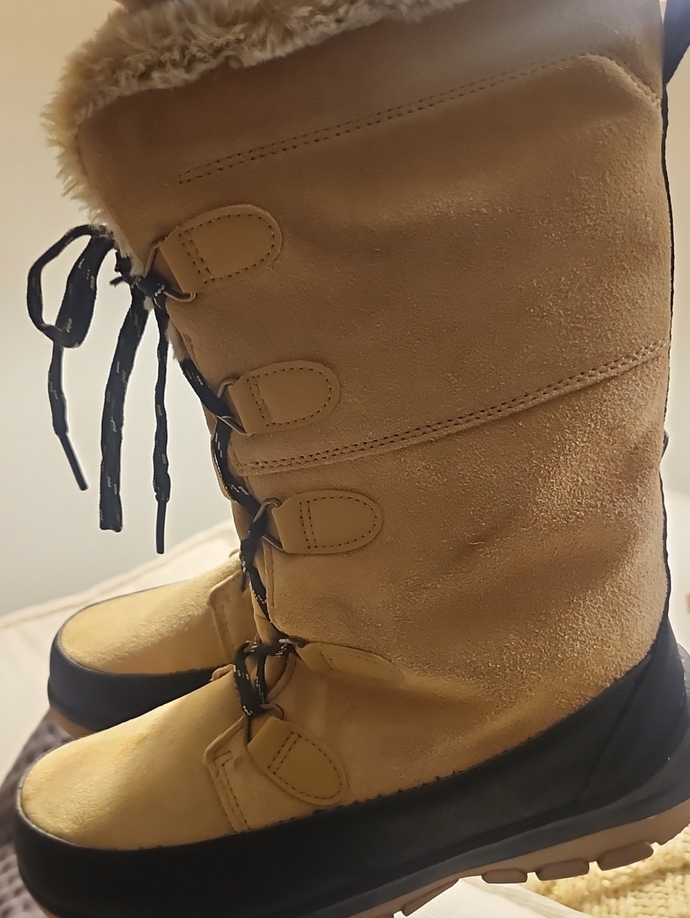 Women’s Tan Fur-Trim Winter Lace-Up Boots